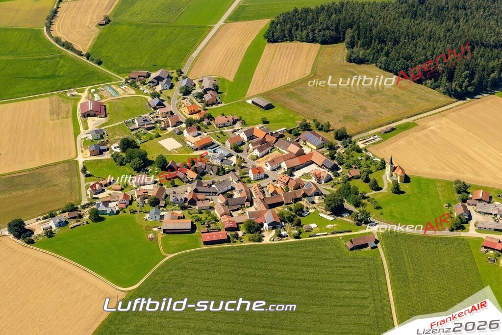 Das Luftbild zeigt : Söllitz Trausnitz - Die Luftaufnahme wurde 2023 vom UL-Flugzeug aus erstellt ( keine Drohne ) - Hochauflösende Luftaufnahme - Für grossformatige Ausdrucke geeignet. Die Geschenkidee !Mit Lizenz und Bildrechte bestellbar