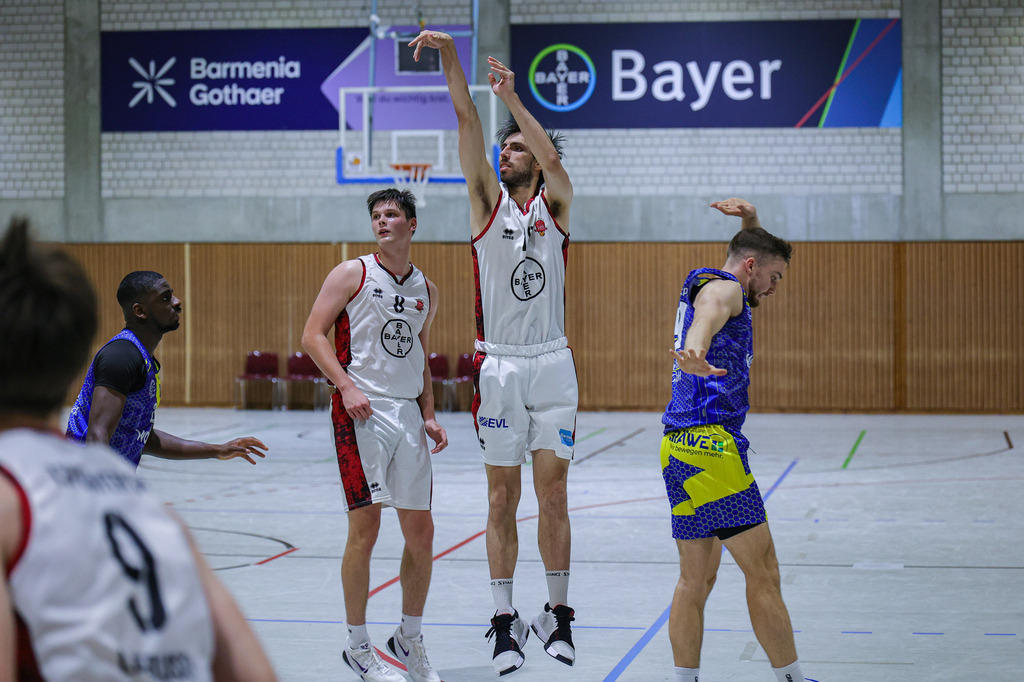 Regio BAYER GIANTS vs SV Haspe 70-103 | Fotos von Basketballspielen aus dem Raum NRW fotografiert von Gero Mueller-Laschet und Daniel Schaefer - Realisiert mit Pictrs.com