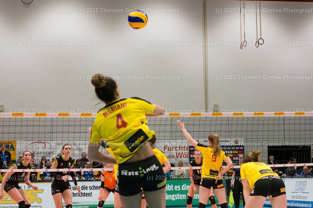 VBL VFB SUHL vs. LADIES IN BLACK AACHEN | VFB Suhl am Ball; VBL VFB SUHL vs. LADIES IN BLACK AACHEN, Volleyball-Bundesliga Frauen am 03.02.2018 in der Multihalle in Meiningen, (Deutschland) - Realisiert mit Pictrs.com