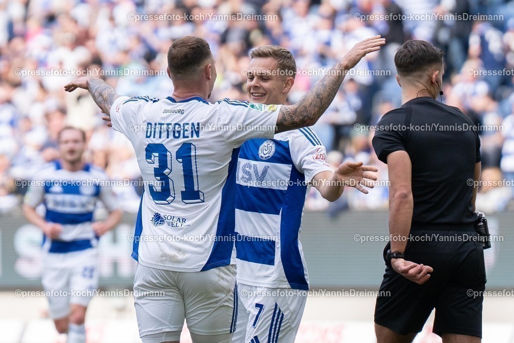 xYDR22032501015 | 22.03.2025, xydrx, Fußball, MSV Duisburg - SC Union Nettetal, Niederrheinpokal Halbfinale, Schauinsland-Reisen Arena: Maximilian Dittgen (MSV Duisburg #31) und Jakob Bookjans (MSV Duisburg #7) jubelnd, freuen sich über das 3:0 von Maximilian Dittgen (MSV Duisburg #31)