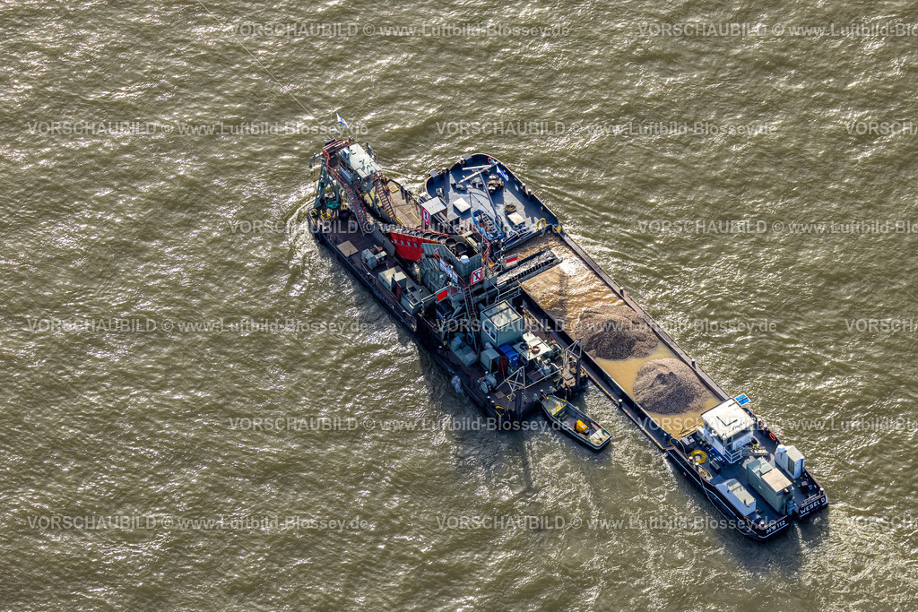 Duisburg230303087 | Luftbild, Lastenschiff auf dem Fluss Rhein, Alt-Homberg, Duisburg, Ruhrgebiet, Nordrhein-Westfalen, Deutschland