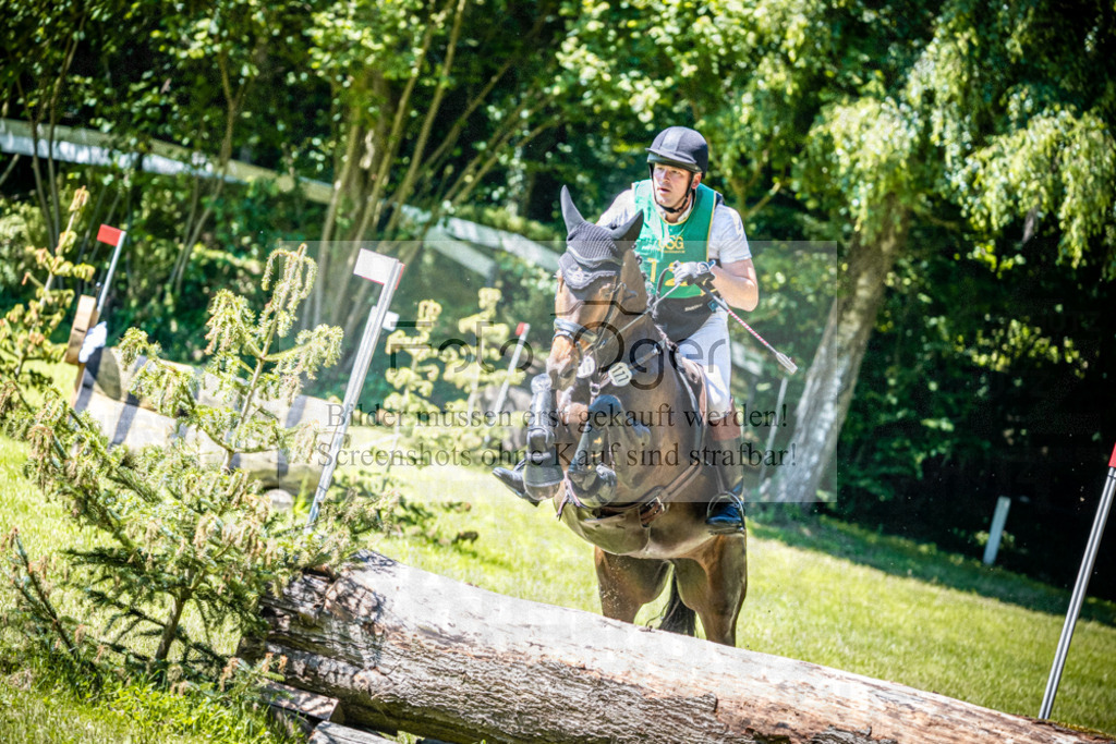 Vielseitigkeitsturnier Melle Oldendorf | Entdecke hochwertige Reitturnierfotos von Foto Oger. Professionell, emotional und authentisch – jetzt Lieblingsmomente im Shop bestellen.Deutschlandweite Turnierfotografie. - Realisiert mit Pictrs.com