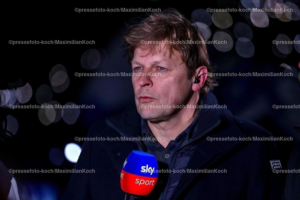 S0401022502181 | 01.02.2025, Fußball, FC Schalke 04 - 1. FC Magdeburg, 2.. Fußball Bundesliga, 20. Spieltag, Veltins-Arena Gelsenkirchen, Saison 2024 2025: Schalkes Sportdirektor Youri MulderDFB regulations prohibit any use of photographs as image sequences and or quasi-video.