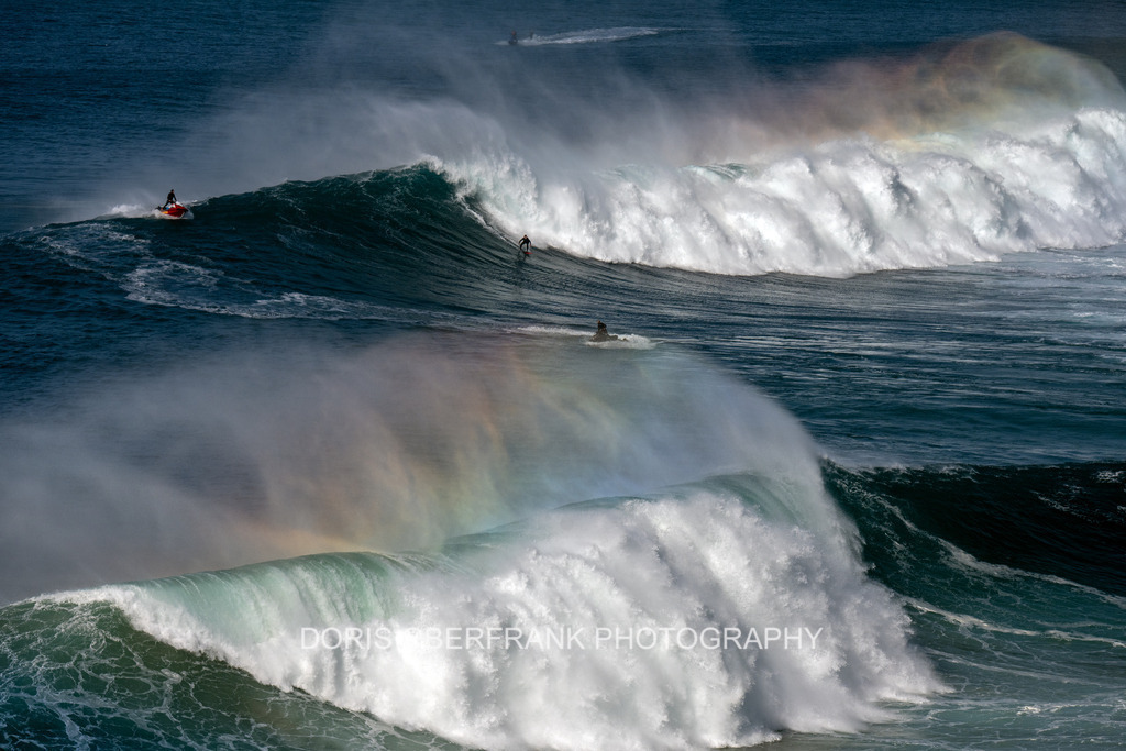 Surfing in the rainbows | Nazaré:  Surfing in the rainbows - Realisiert mit Pictrs.com