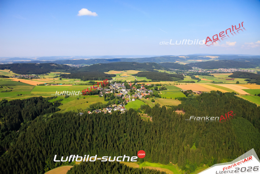 Die Luftaufnahme der Stadt Pressig wurde vom UL-Flugzeug heraus erstellt ( keine Drohne )- hohe Auflösung für beste Qualität