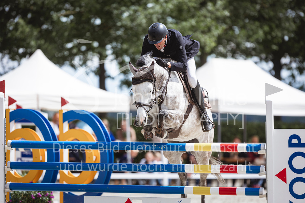 240616_Lemwerder_M2-Springen-538 | Deine schönsten Turniermomente als professionelle Fotos! Entdecke hochwertige Pferdesport-Fotografie im Online-Shop. Jetzt Fotos finden & bestellen!