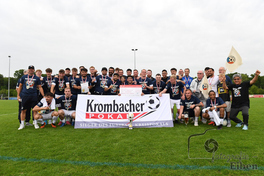 1. FC Nordenham-SV GOTANO | Kreispokal Finale Jade-Weser-Hunte 1. Mannschaften; 1.FC Nordenham (weiß)-SV GOTANO (blau) am 15.06.2025 in Rastede (Sportanlage Köttersweg), Photo: Philip Eiben 2025 - Realisiert mit Pictrs.com