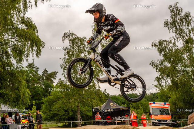 BayBMX2026-04987 | Fotogalerie von Thomas Dettweiler mit Eventbildern und lizenzfreien Fotos. Perfekt als Wandbild, für Büro, Website oder private Nutzung. - Realisiert mit Pictrs.com