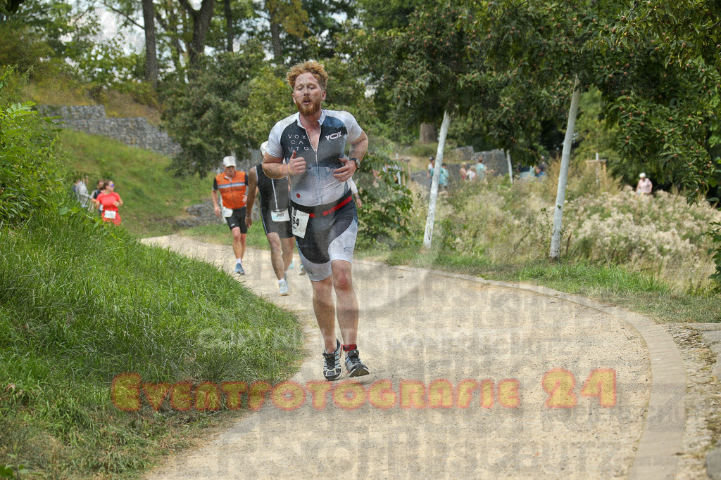 250824_1342_EX1_3339 | Sportfotografie im Rhein-Sieg Kreis, Köln, Bonn, NRW, Rheinland Pfalz, Hessen, etc. Unser Tätigkeitsfeld umfasst den Laufsport vom Volkslauf über den Marathon, Duathlon, Triathon bis zum Ultralauf wie Kölnpfad Ultra oder Schindertrail.