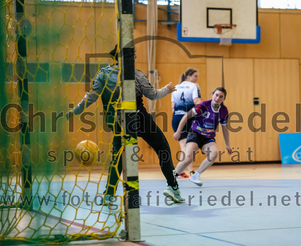 2023-12-16_068_SpVgg_Altenerding_gegen_HC_Donau-Paar_II | Erding, Deutschland, 16.12.2023:
Handball, Bezirksoberliga Frauen Altbayern 2023 / 2024, 10. Spieltag, SpVgg Altenerding gegen HC Donau/Paar II, Endergebnis: 22:22

Foto: Christian Riedel / fotografie-riedel.net