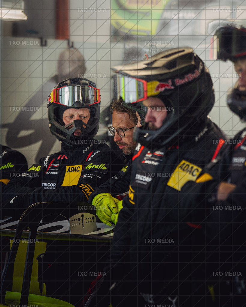 _TXM5134 | Exklusive Motorsport-Fotografie aus Leipzig von TXO Media – für Rennfahrer, Teams & Sponsoren. Sausemuth liefert starke Bilder, die Emotion zeigen. Jetzt buchen & glänzen! - Realisiert mit Pictrs.com