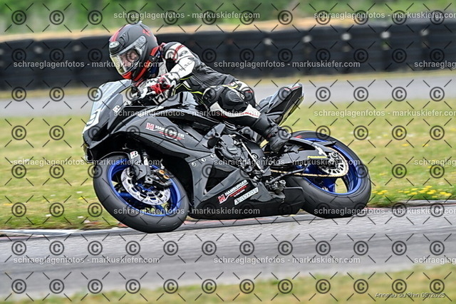 25bt02-0245 | markuskiefer.com - Realisiert mit Pictrs.com