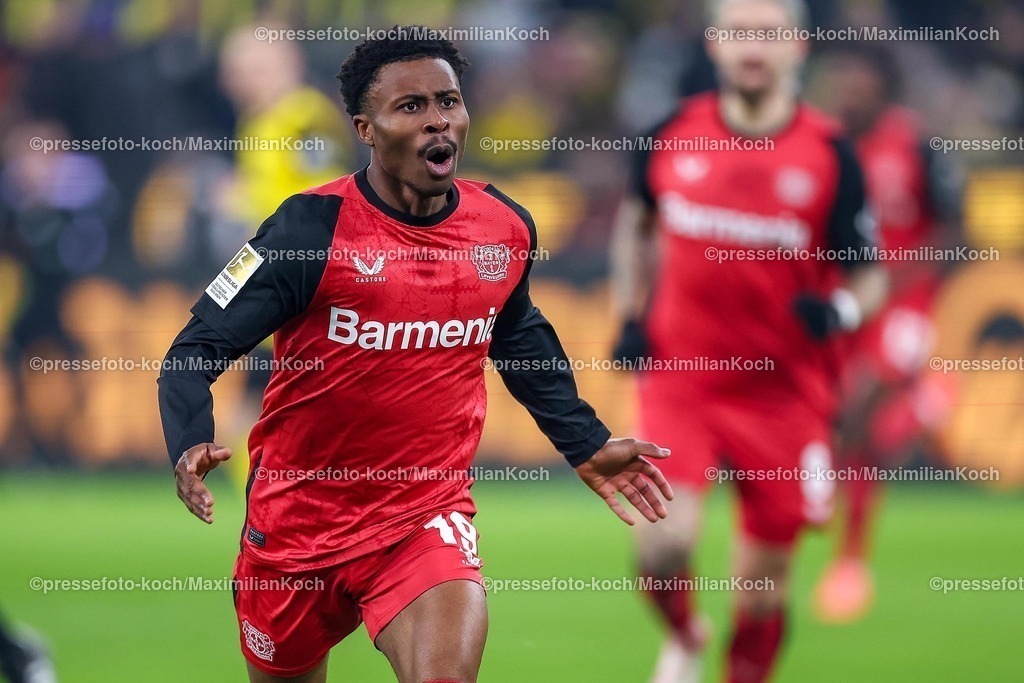 BVB10012502230 | 10.01.2025, Fußball, Borussia Dortmund - Bayer 04 Leverkusen, 1. Fußball Bundesliga, 16. Spieltag, Signal Iduna Park, Saison 2024 2025: Torjubel nach dem Treffer zum 1:0 durch Nathan Tella (Bayer04 Leverkusen #19)DFB regulations prohibit any use of photographs as image sequences and or quasi-video.