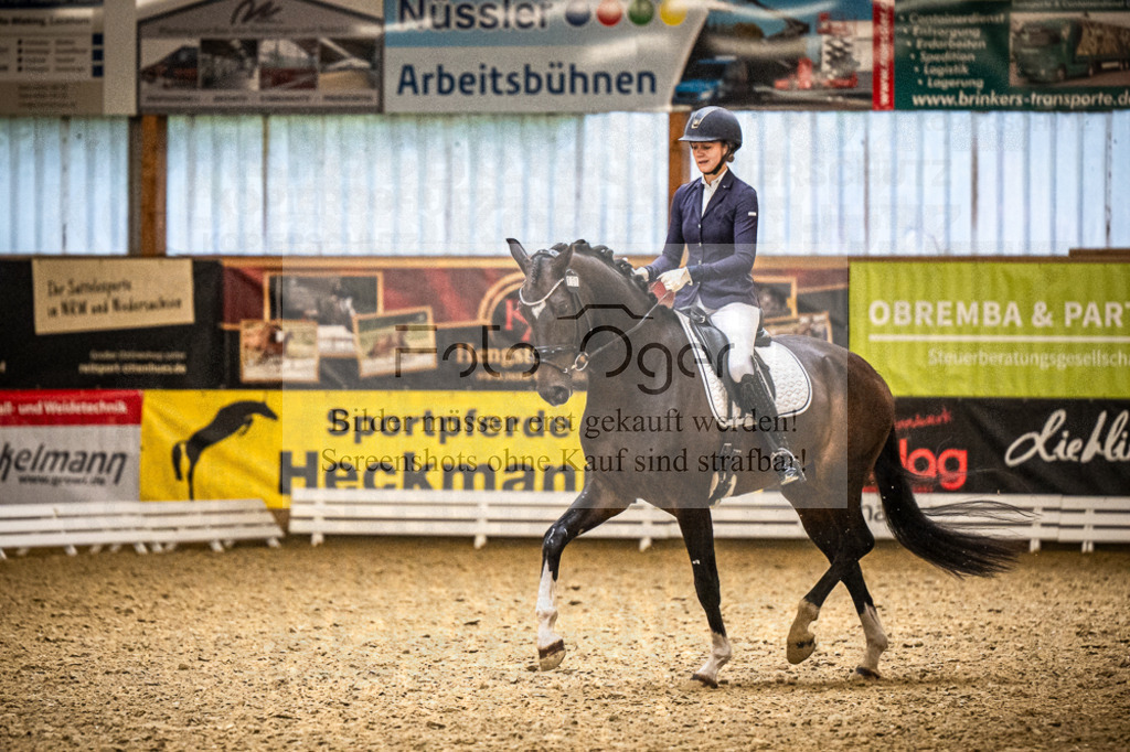 DOS_0768 | Entdecke hochwertige Reitturnierfotos von Foto Oger. Professionell, emotional und authentisch – jetzt Lieblingsmomente im Shop bestellen.Deutschlandweite Turnierfotografie. - Realisiert mit Pictrs.com