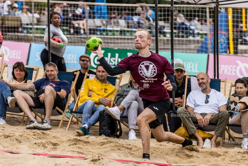 2025-200083804-Strandvölkerball-WM |  24.08.2025; Berlin Foto: Gerold Rebsch - www.beachpics.de