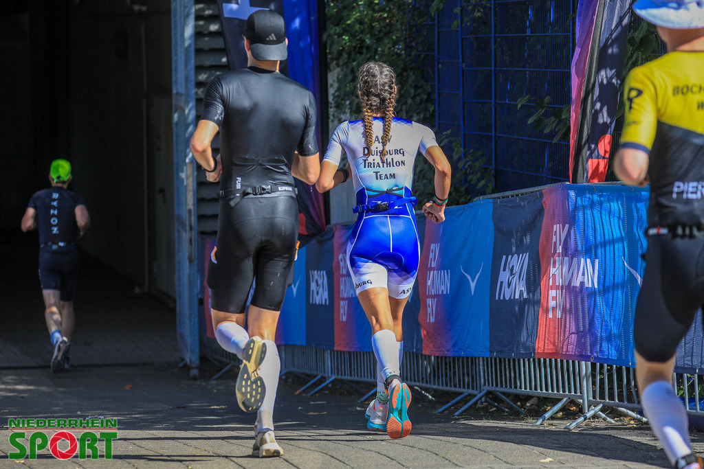 IRONMAN70-3-Duisburg-2025_Laufen_063 | Bildergalerie von Sport-Ereignissen aber auch von weiteren spannenden Dingen - nicht nur vom Niederrhein. In Anlehnung an den bekannten Spruch von Hanns Dieter Hüsch heißt das Motto: "Niederrhein ist überall".  - Realisiert mit Pictrs.com