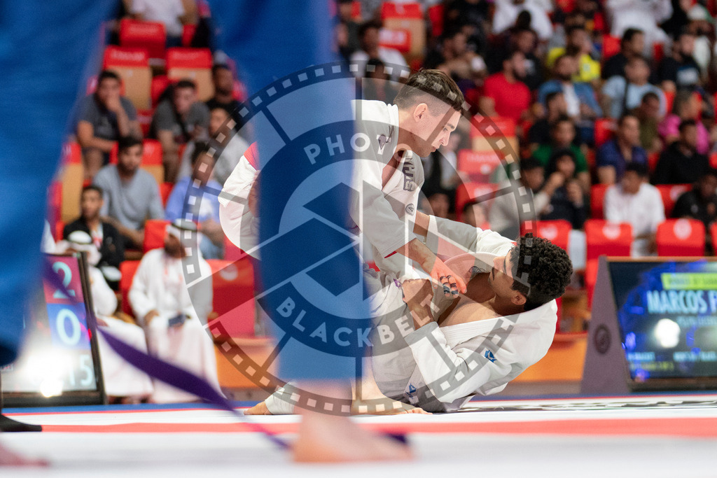 20231109PBB5442 | Fighters compete during the AJP World Professional Championship in the Mubadala Arena in Abu Dhabi, Arab United Emirates, on November 9, 2023.