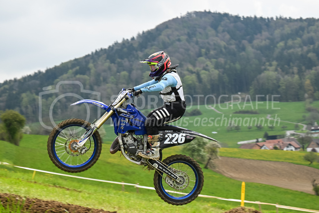 Motocross Schlatt bei Winterthur - 30. April 2023 | #226 Gilly Samira aus Ottikon (CH) auf Yamaha YZ 125 in der Kategorie Swiss MX Women Cup am Motocross Schlatt bei Winterthur, 30. April 2023. 
Instagram: @mx_schlatt | @mc_wila | @sam_schweiz
Bild: Sportfotografie Markus Aeschimann | www.markus-aeschimann.ch - Realisiert mit Pictrs.com