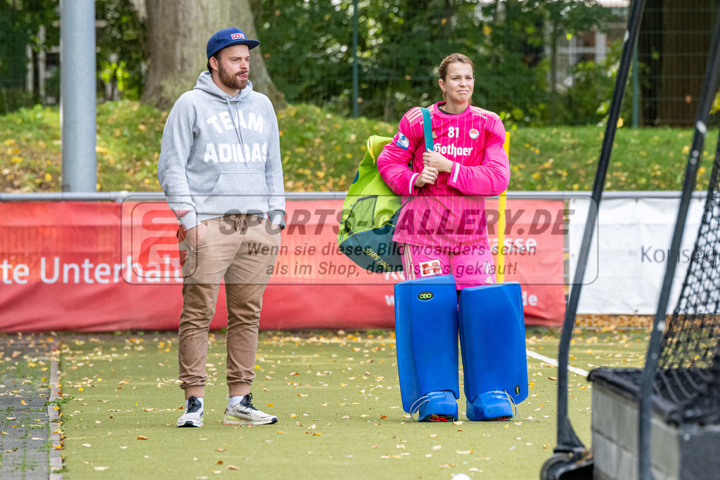 SFE_20221008_0004 | 1. Bundesliga Hockey Damen Rot-Weiss Köln - Harvestehuder THC am 08.10.2022 in Köln (KTHC Stadion Rot-Weiss Köln Tennis and Hockey Club), Photo: Stephan Fehrmann 2022 (Sports-Gallery), Lisa Höllriegl ( Torfrau Rot-Weiss Köln #23 )