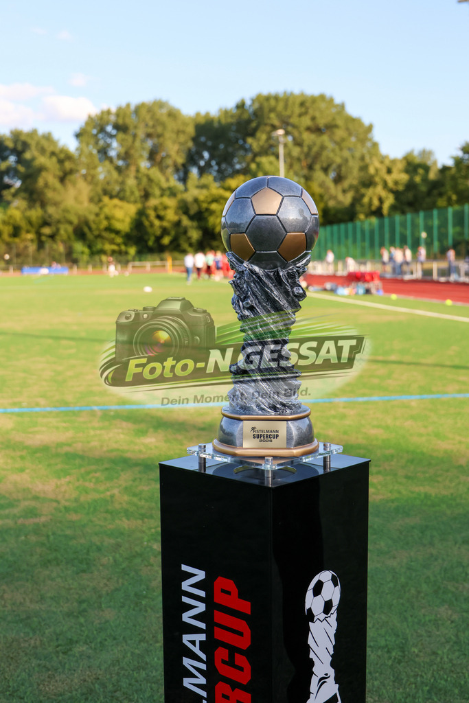 TuS Bardüttingdorf - TuRa Löhne | Auf dem Bild zu sehen: Pokal (Fistelmann SuperCup)SV Löhne-Obernbeck, SG FA Herringhausen/Eickum, Saison 26/27, Fistelmann SuperCup - Realisiert mit Pictrs.com