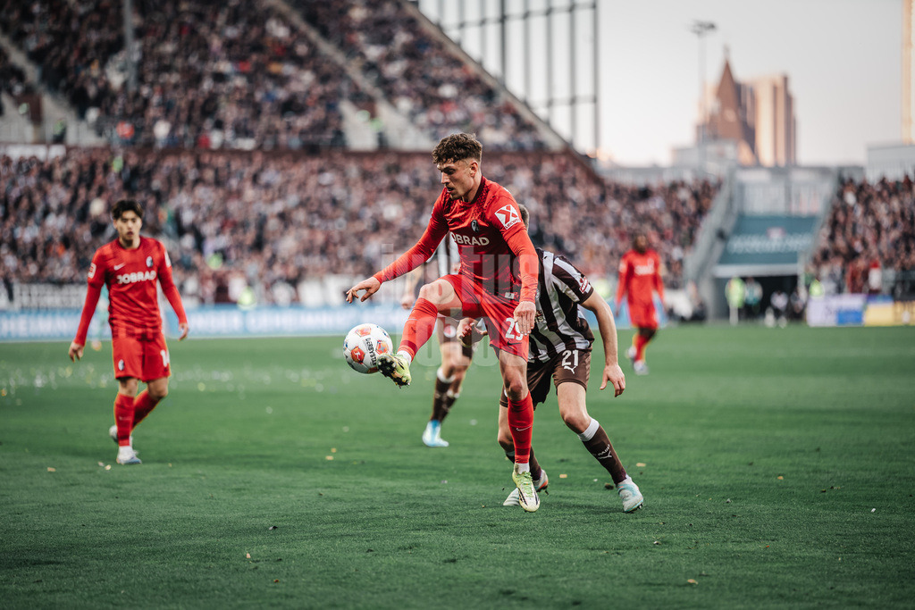 Fußball | Männer | Saison 2025/2026  | Fußball-Bundesliga | 27. Spieltag | FC St. Pauli vs. SC Freiburg | 22.04.2026 | Philipp Treu (#29, SC Freiburg)