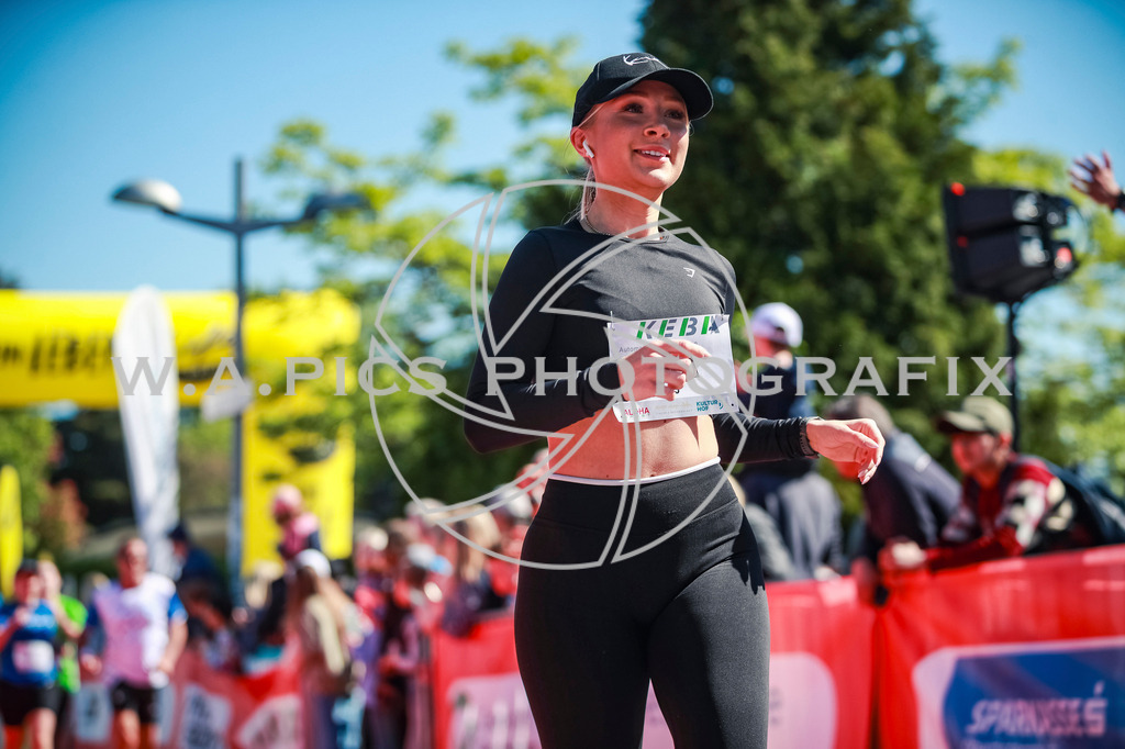 ..... | LINZ,AUSTRIA,27.April 25, Int. 3 Brückenlauf Linz  , Image shows: Photo: WAPICS / Manuel Binder