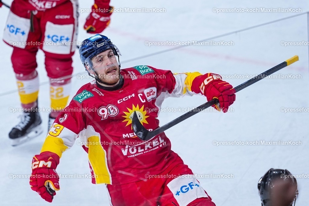 xYDRx20012601034 | 20.01.2026, xydrx, Eishockey, DEL2, Düsseldorfer EG - Blue Devils Weiden, PSD Bank Dome Düsseldorf: Torjubel nach dem Tor zum 2:1 für die Düsseldorfer EG durch Torschütze Maximilian Faber (Düsseldorfer EG #63)   Photo: xYannisxDreimannxPressefotoKochx
