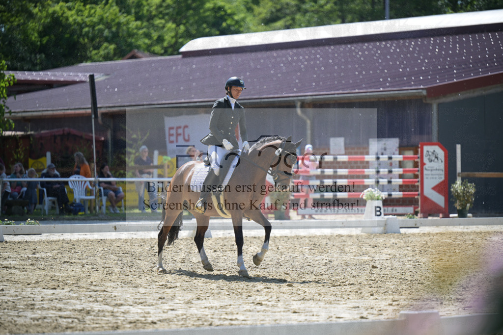 DOS_9996 | Entdecke hochwertige Reitturnierfotos von Foto Oger. Professionell, emotional und authentisch – jetzt Lieblingsmomente im Shop bestellen.Deutschlandweite Turnierfotografie. - Realisiert mit Pictrs.com
