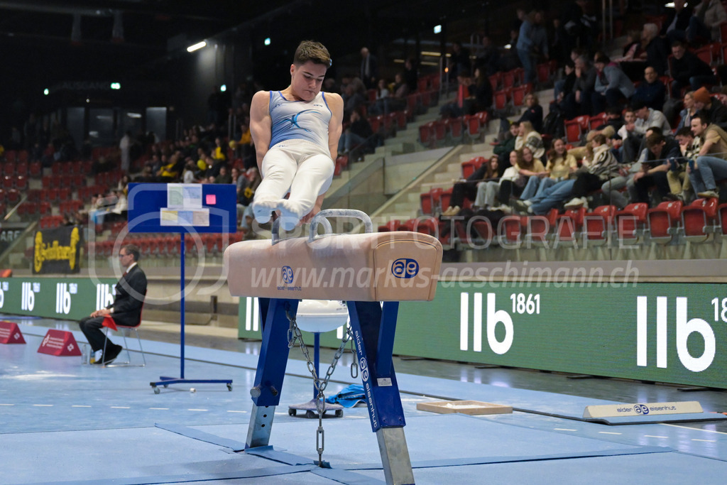Schweizer Meisterschaften Kunstturnen Mannschaften Männer (B) - 22. November 2025 | Schweizer Meisterschaften Kunstturnen Mannschaften Männer (B)AXA Arena, WinterthurBild: Sportfotografie Markus Aeschimann | www.markus-aeschimann.ch - Realisiert mit Pictrs.com