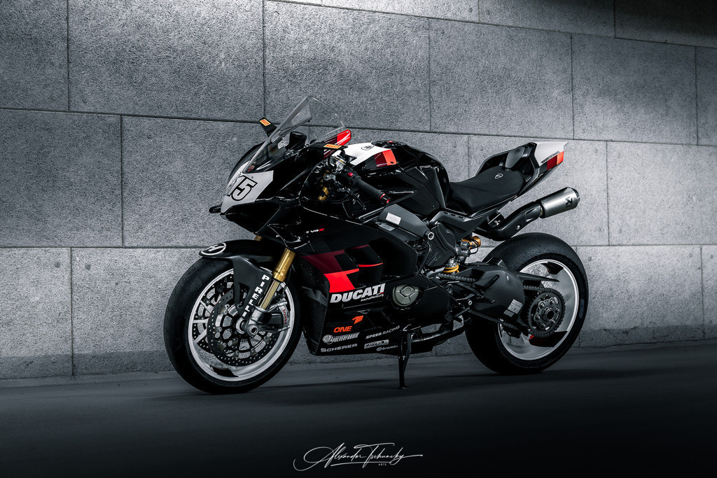 Ducati Panigale V4S | Entdecken Sie die faszinierende Welt von Alexander Tschuncky Arts: Kreative Fotografie, atemberaubende Automobilkunst und hochwertiger Bilderdruck. Lassen Sie sich inspirieren! - Realisiert mit Pictrs.com