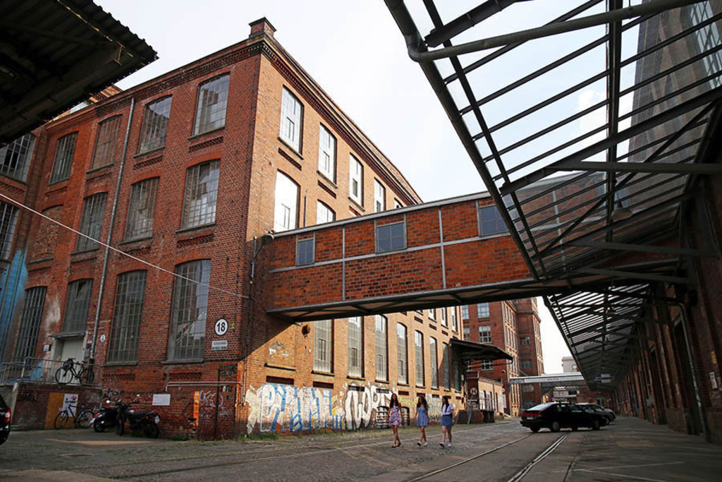 Foto: Leipzig - Leipziger Baumwollspinnerei | Das Team hinter BILDLEXIKON LEIPZIG bündelt historische wie aktuelle Informationen über die Stadt Leipzig in Text und Bild auf einer Plattform und stellt diese der interessierten Öffentlichkeit zur Verfügung.