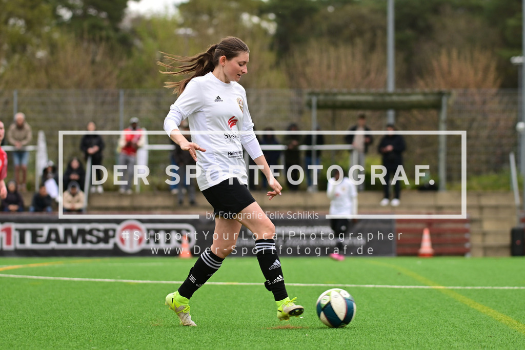 Fußball I Frauen I Saison 2025-2026 I Bezirksliga I 21. Spieltag I Harburger TB - Rahlstedter SC I 166606 | Der Sportfotograf. - Realisiert mit Pictrs.com