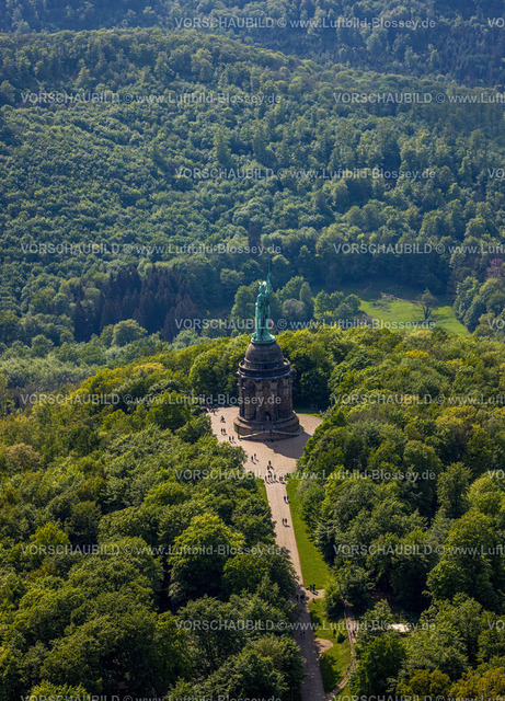 Detmold240505709Hermannsdenkmal_TeutoburgerWald | Luftbild, Hermannsdenkmal, kulturelle Statue des Cheruskerfürsten, nach Entwürfen von Ernst von Bandel, Teutoburger Wald, Hiddesen, Detmold, Ostwestfalen, Nordrhein-Westfalen, Deutschland