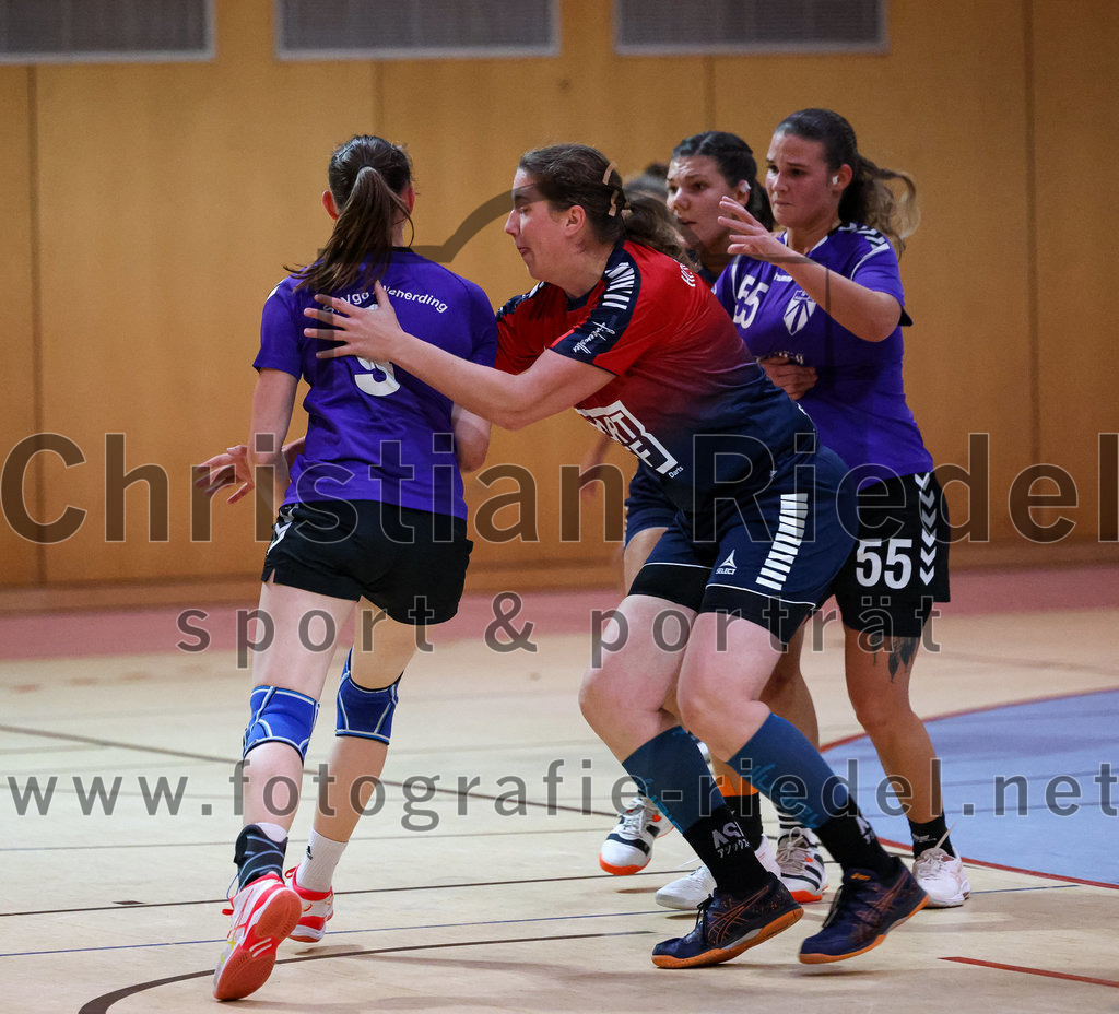 2022-11-19_077_SpVgg_Altenerding_gegen_HC_Donau-Paar | Erding, Deutschland, 19.11.2022:
Handball, Bezirksoberliga Frauen Altbayern 2022 / 2023, 5. Spieltag, SpVgg Altenerding gegen HC Donau/Paar, Endergebnis: 22:33

Julia Kranich (SpVgg Altenerding, #9), Verena Bauer (SpVgg Altenerding, #55)

Foto: Christian Riedel / fotografie-riedel.net