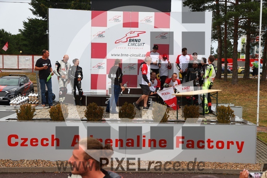 social-20250830_08262 | Schöne Erinnerungen an spannende Momente - das festzuhalten ist unser Job. PIXELrace.de ist seit 2003 auf den Rennstrecken Europas unterwegs um die Action draußen beim Fahren und die wunderbare Stimmung imm Fahrerlager für euch einzufangen.