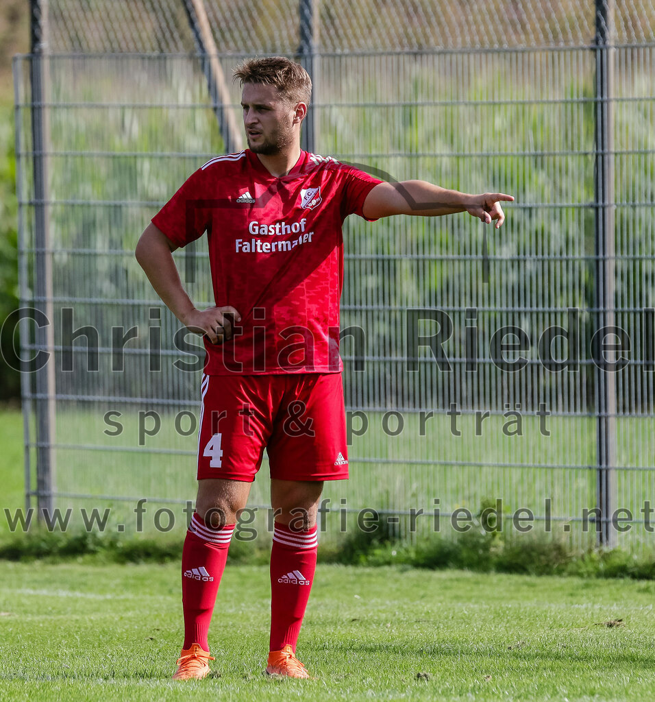 2023-09-17_026_DJK_Ottenhofen_gegen_FC_Finsing_II | Ottenhofen, Deutschland, 17.09.2023:
Fußball, Kreisklasse 2023 / 2024, 7. Spieltag, DJK Ottenhofen gegen FC Finsing II, Endergebnis: 3:0

Stefan Jell (FC Finsing, #4)

Foto: Christian Riedel / fotografie-riedel.net