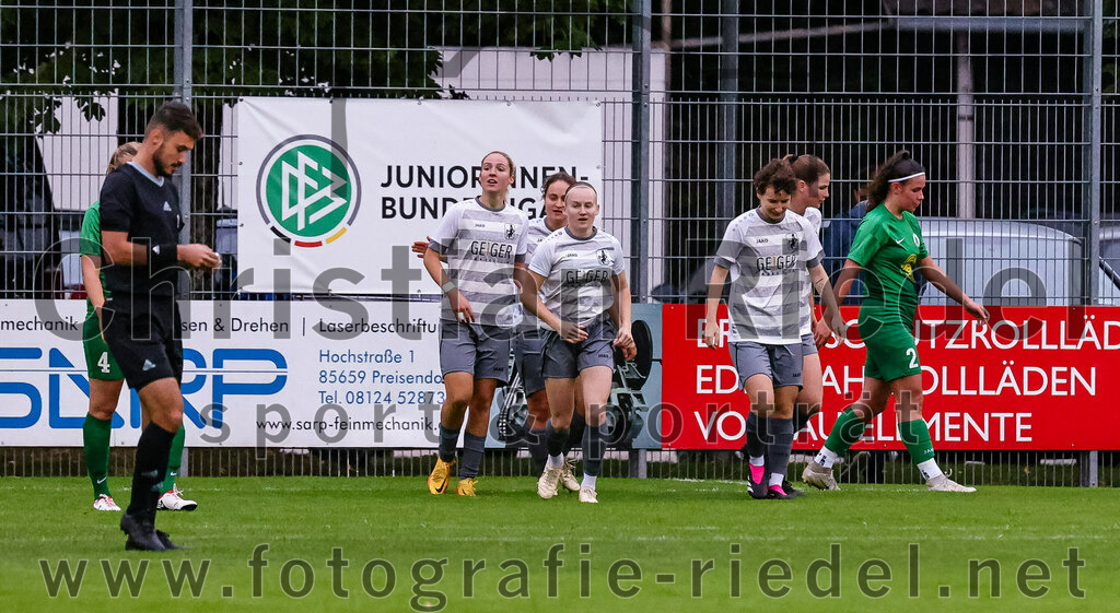 2023-10-07_023_FC_Forstern_gegen_TSV_Schwaben_Augsburg | Forstern, Deutschland, 07.10.2023:
Fußball, Frauen Bayernliga 2023 / 2024, 6. Spieltag, FC Forstern gegen TSV Schwaben Augsburg, Endergebnis: 1:6

Jubel nach dem 0:1 durch Alea Röger (TSV Schwaben Augsburg, #11)

Foto: Christian Riedel / fotografie-riedel.net