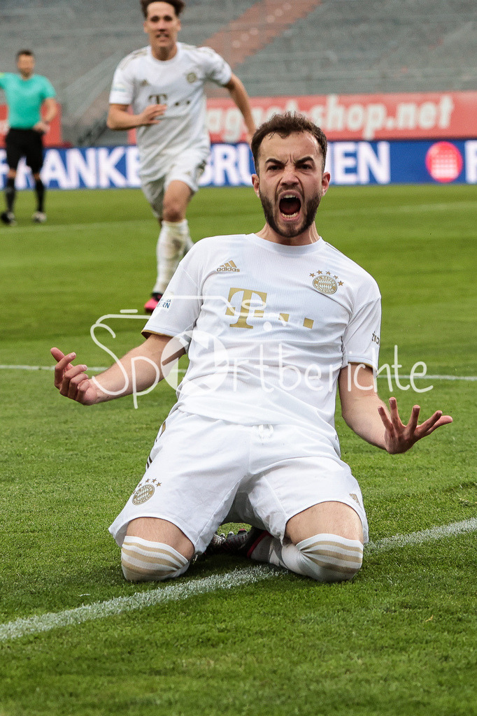 FC Würzburger Kickers - FC Bayern Amateure | Tor fuer die Bayern Amateure / Jubel nach dem Treffer zum 0-1 durch Roman REINELT (FCB #25) / Torjubel / Torschuetze