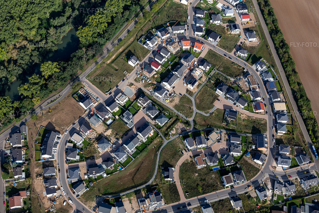 Luftbild: Neubaugebiet Altrheinbogen in Ketsch im Bundesland Baden-Württemberg in Deutschland. Foto: IMG_122718.jpg vom 11.09.2020 durch Werner Riehm/FLY-FOTO.de