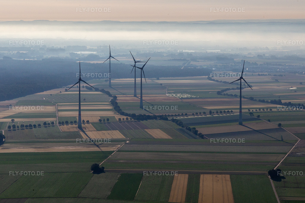 Luftbild: Windpark in Hatzenbühl im Bundesland Rheinland-Pfalz in Deutschland. Foto: IMG_007821.jpg vom 21.06.2020 durch Werner Riehm/FLY-FOTO.de