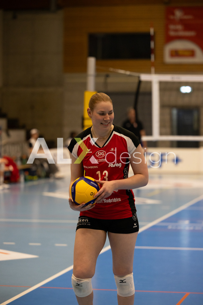 Volleyball I Frauen I Saison 2025-2026 I CEV Volleyball Challenge Cup 2026 | Women I 16th Finals I VC Kanti Schaffhausen - TJ Ostrava I 03.12.2025 | VC Kanti Schaffhausen - 13 Netta Rekola (FIN) – Mitte - Realisiert mit Pictrs.com