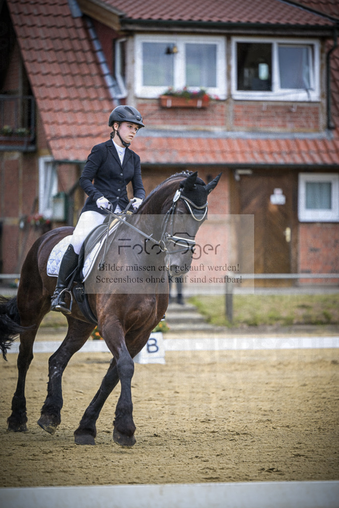 DOS_1573 | Entdecke hochwertige Reitturnierfotos von Foto Oger. Professionell, emotional und authentisch – jetzt Lieblingsmomente im Shop bestellen.Deutschlandweite Turnierfotografie. - Realisiert mit Pictrs.com