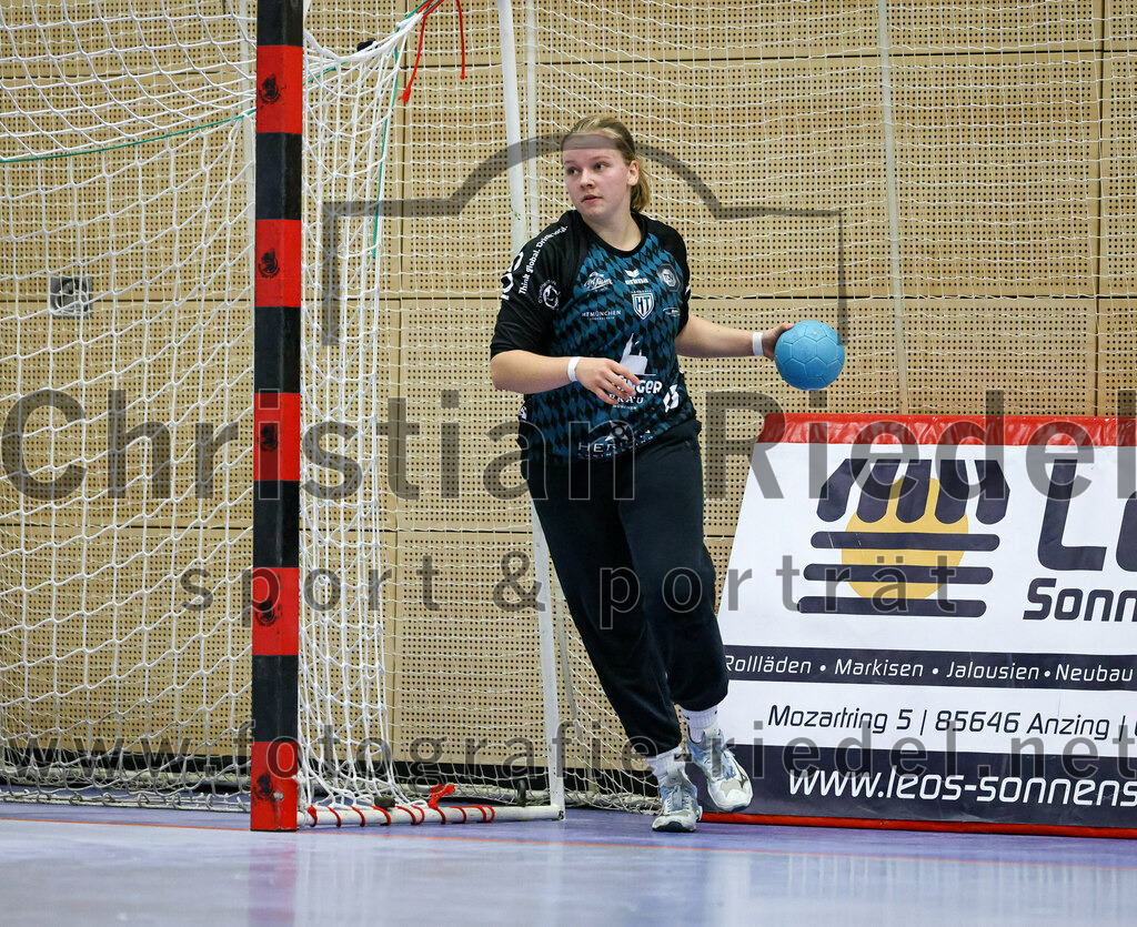 2022-11-27_118_SV_Anzing_gegen_HT_Muenchen_II | Anzing, Deutschland, 27.11.2022:
Handball, Bezirksliga 2022 / 2023, 7. Spieltag, SV Anzing gegen HT München II, Endergebnis: 28:32

Torfrau Jana Amelie Rogozinski (HT München, #17)

Foto: Christian Riedel / fotografie-riedel.net