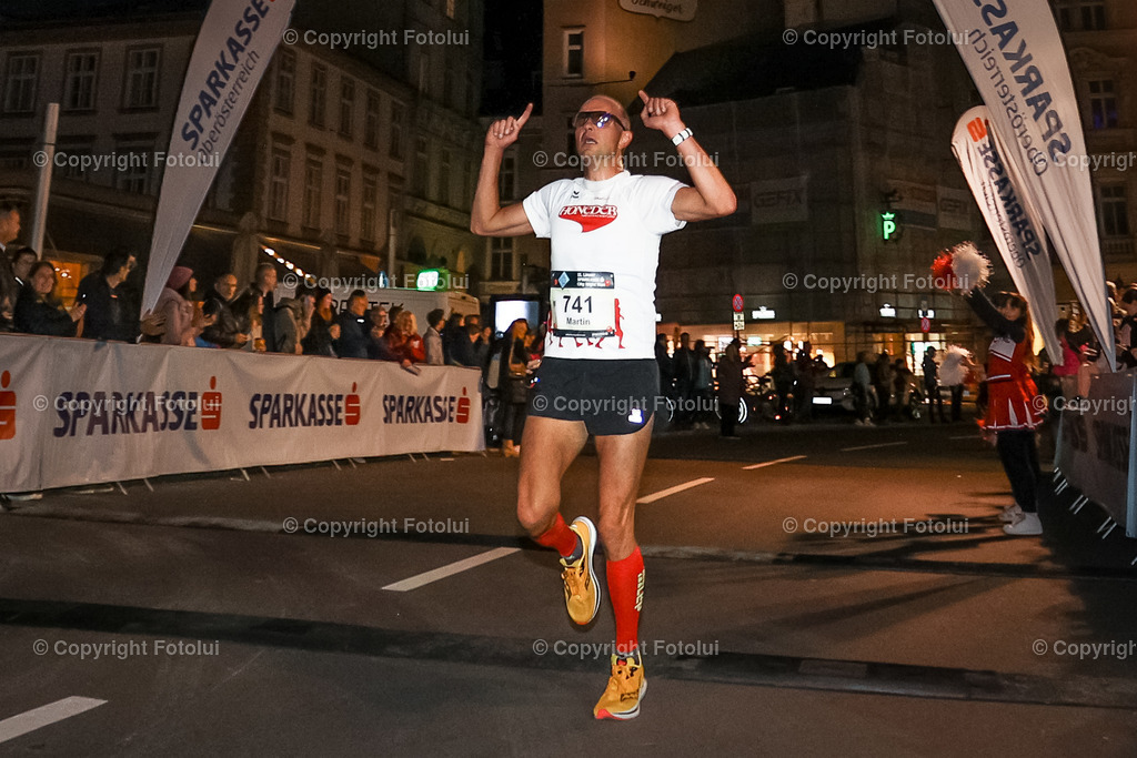 A-BINDER_20220922_0054 | LINZ,  AUSTRIA,22.Sept. 2022 - Night Run, Image shows Night Run.
Photo: Sportmediapics.com/ Manfred Binder