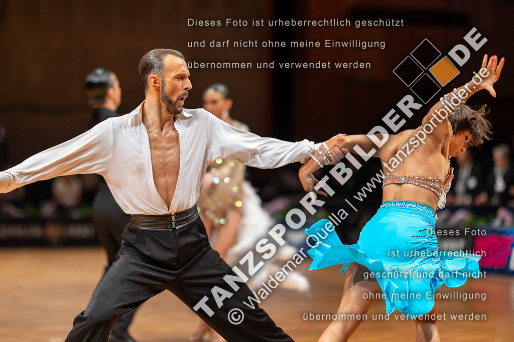 20230812-11148 | Hier finden Sie Tanz Bilder vom Latein und Standard Formationen tanzen. Sportbilder vom Tanzsport. Schöne Fotos und von Weltmeisterschaft, Europameisterschaft, Bundesliga, Regionalliga, Oberliga und Landesliga sowie von GOC Stuttgart, DanceComp, WM Bremen