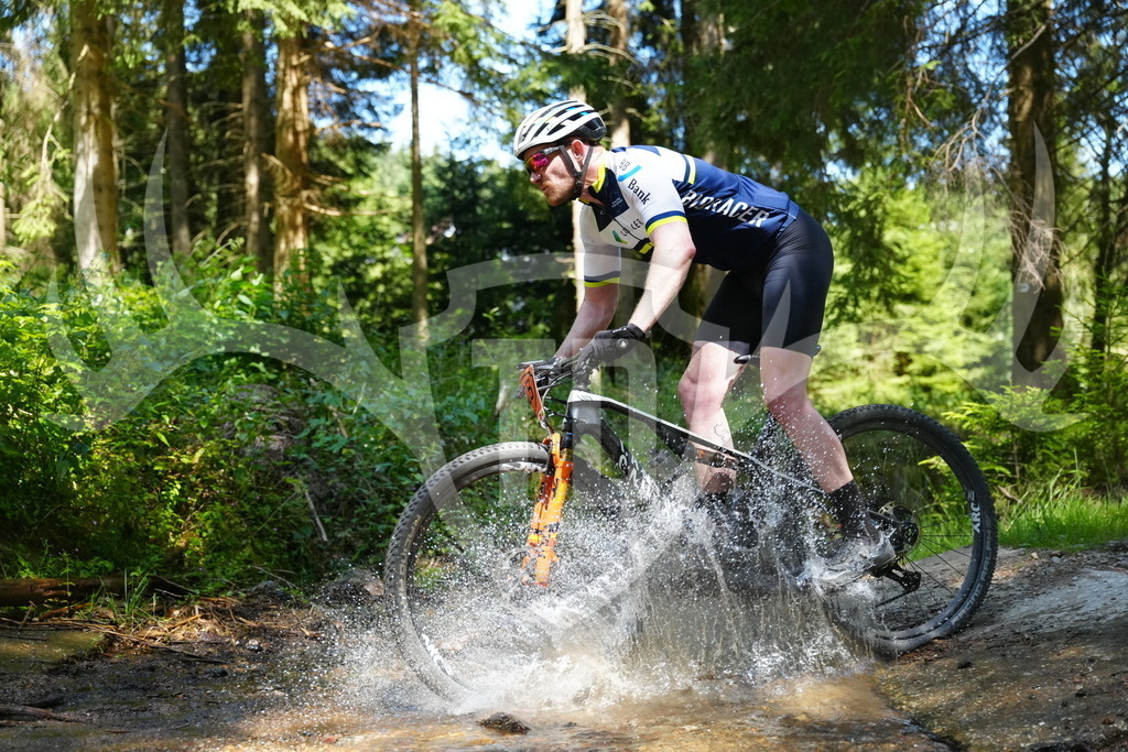 FC101667 | Fotogalerie der Treibjagd im Dunkelwald - Dein MTB Etappenrennen im Erzgebirge - Realisiert mit Pictrs.com