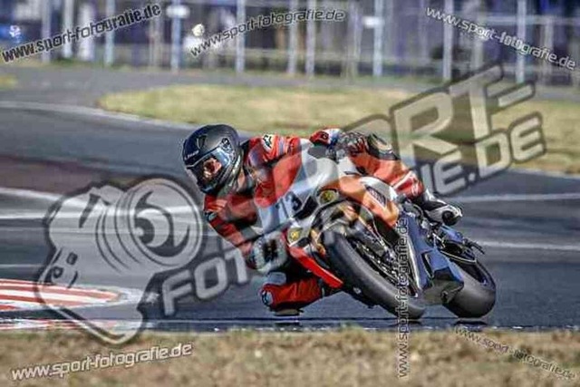 pubi6144 | Professionelle Fotos von Sportveranstaltungen, aber auch Hochzeiten und anderen Events. - Realisiert mit Pictrs.com