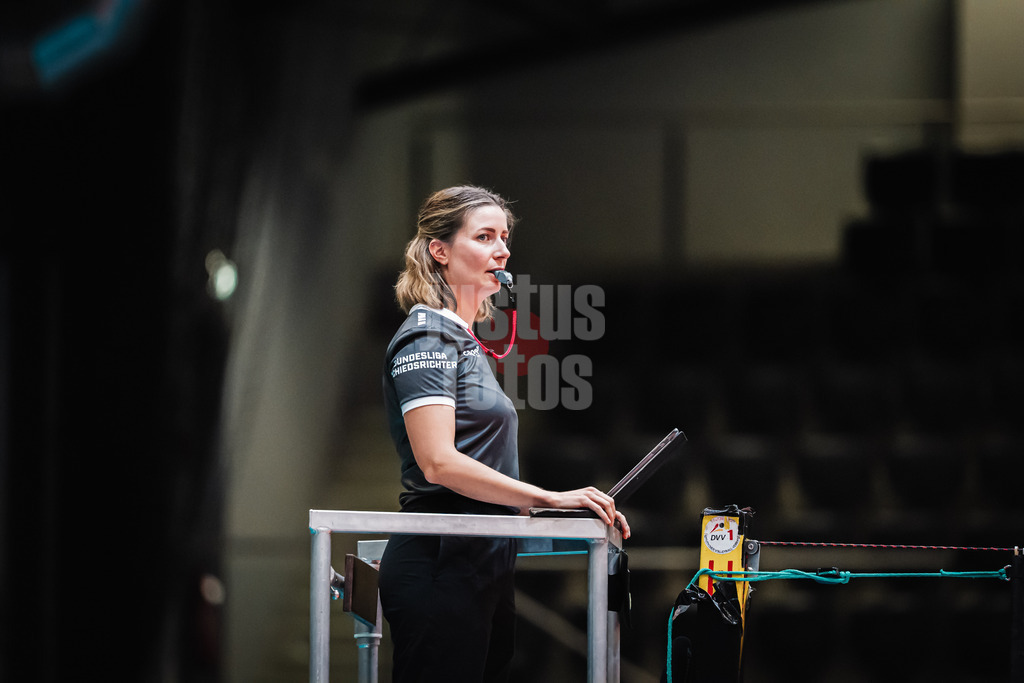 Volleyball | Herren | Saison 2025/2026 | Volleyball Ligacup | FT 1844 Freiburg vs. Helios GRIZZLYS Giesen | 12.10.2024 | Schiedsrichterin Juliane König