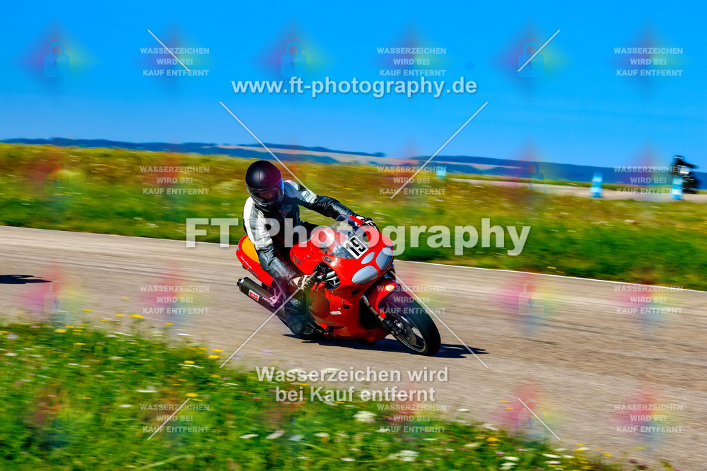 019-2063 | Hier findet Ihr Bilder von Touristenfahrten auf der Nürburgring Nordschleife oder von anderen Veranstaltungen die ich besucht habe. Viel Spass beim Durch Schauen 