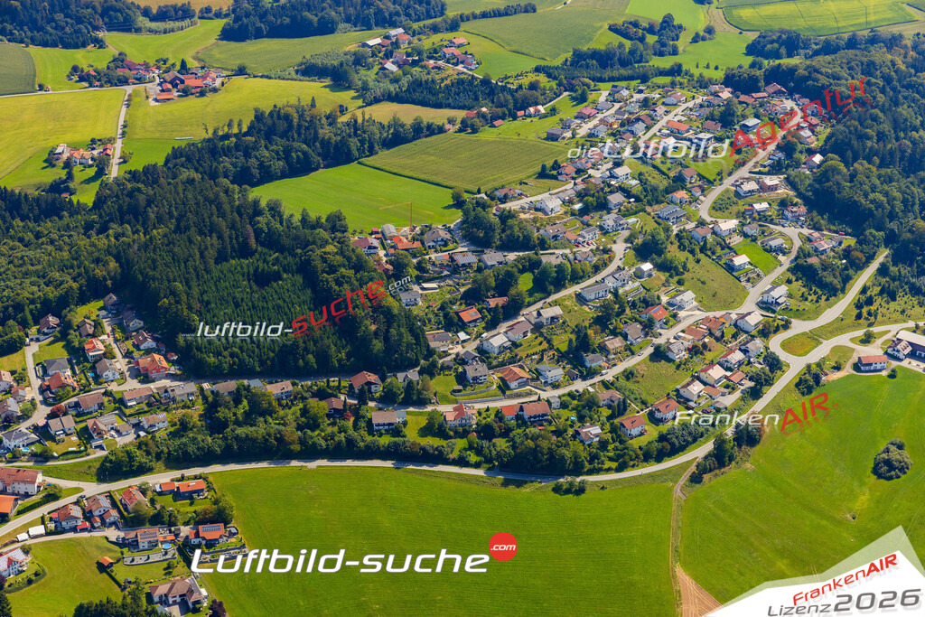Luftaufnahme  Denkhof  Büchlberg Das Luftbild wurde 2025 vom UL-Flugzeug heraus erstellt ( keine Drohne ) - Hochauflösende Luftaufnahme -Nicht vergleichbar mit Google Maps oder Satelittenbilder- Die Geschenkidee !Mit Lizenz und Bildrechte bestellbar